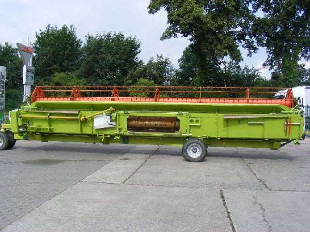 CLAAS V 900 reaper - Photo 2