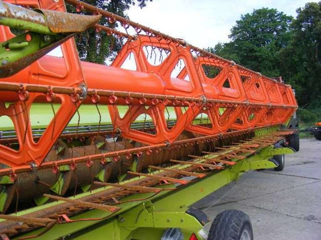 CLAAS V 900 reaper - Photo 3