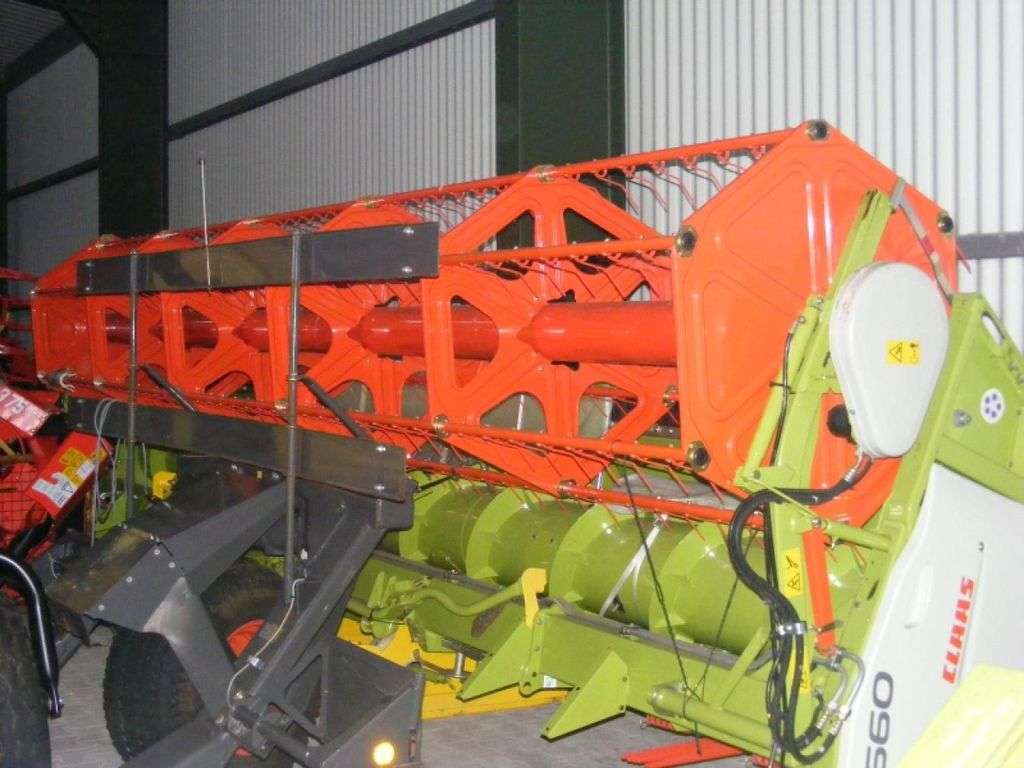 CLAAS V 660 reaper - Photo 3