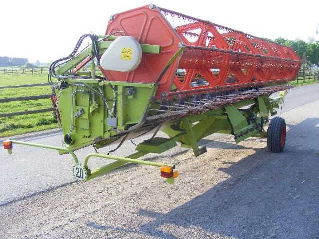 CLAAS V 750 Vario-Schneidwerk reaper