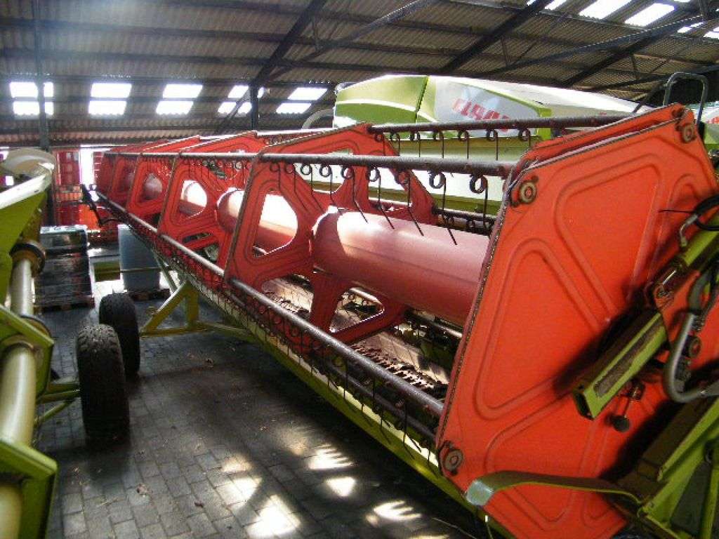 CLAAS V 750 reaper - Photo 2