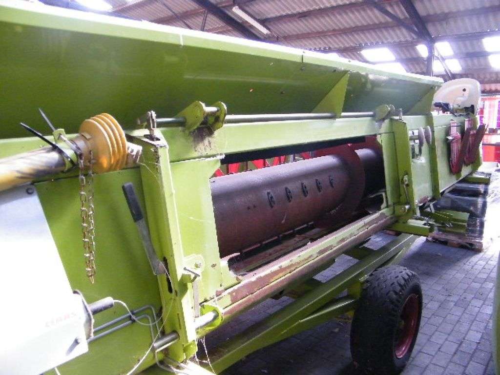 CLAAS V 750 reaper - Photo 3