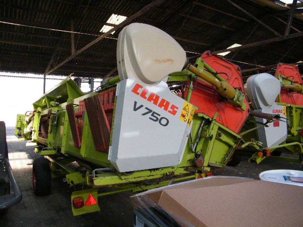 CLAAS V 750 reaper - Photo 5