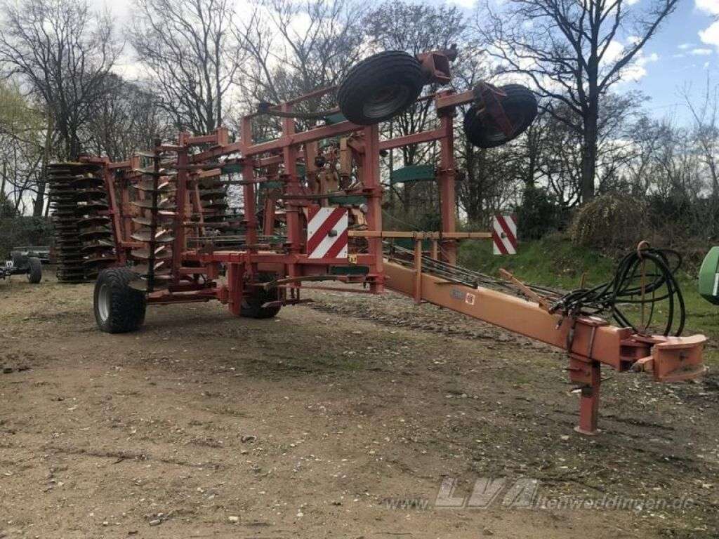 KVERNELAND GFG 4000 disk harrow