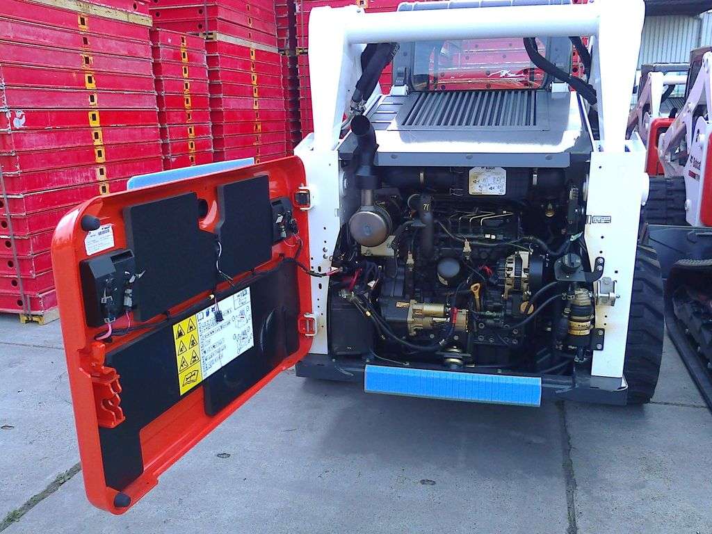 BOBCAT S650 skid steer - Photo 13