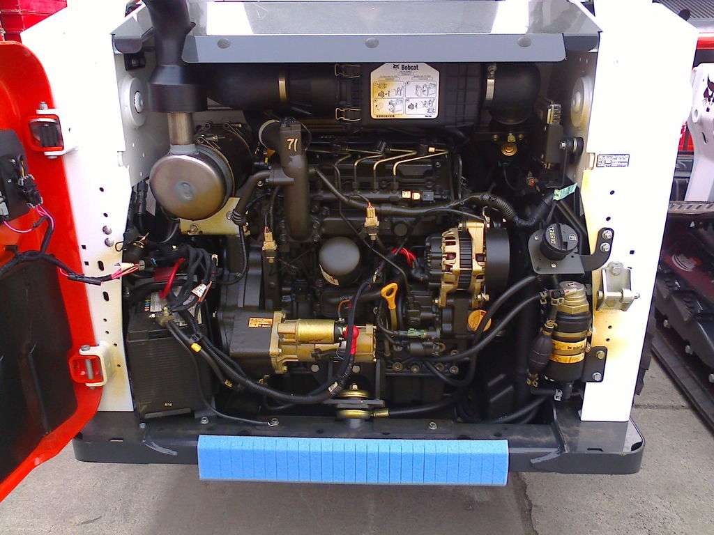 BOBCAT S650 skid steer - Photo 15