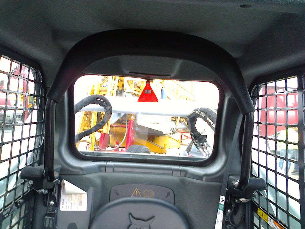 BOBCAT S650 skid steer - Photo 19