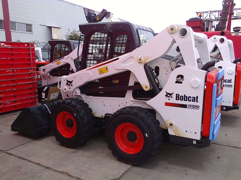 BOBCAT S650 skid steer - Photo 6