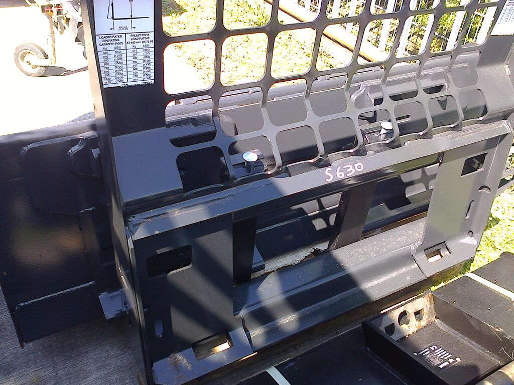 New BOBCAT S630 skid steer - Photo 14