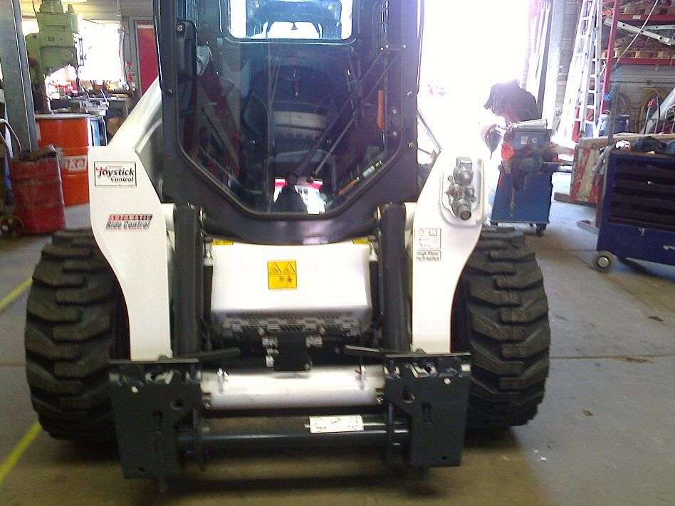 New BOBCAT S630 skid steer - Photo 16