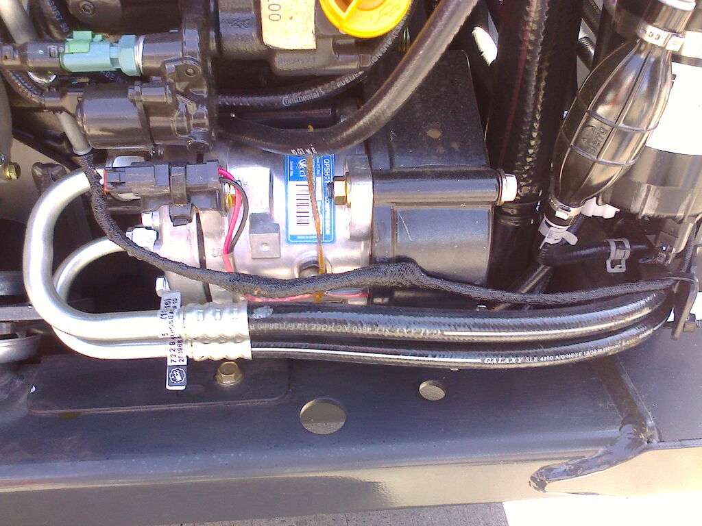 New BOBCAT S630 skid steer - Photo 22