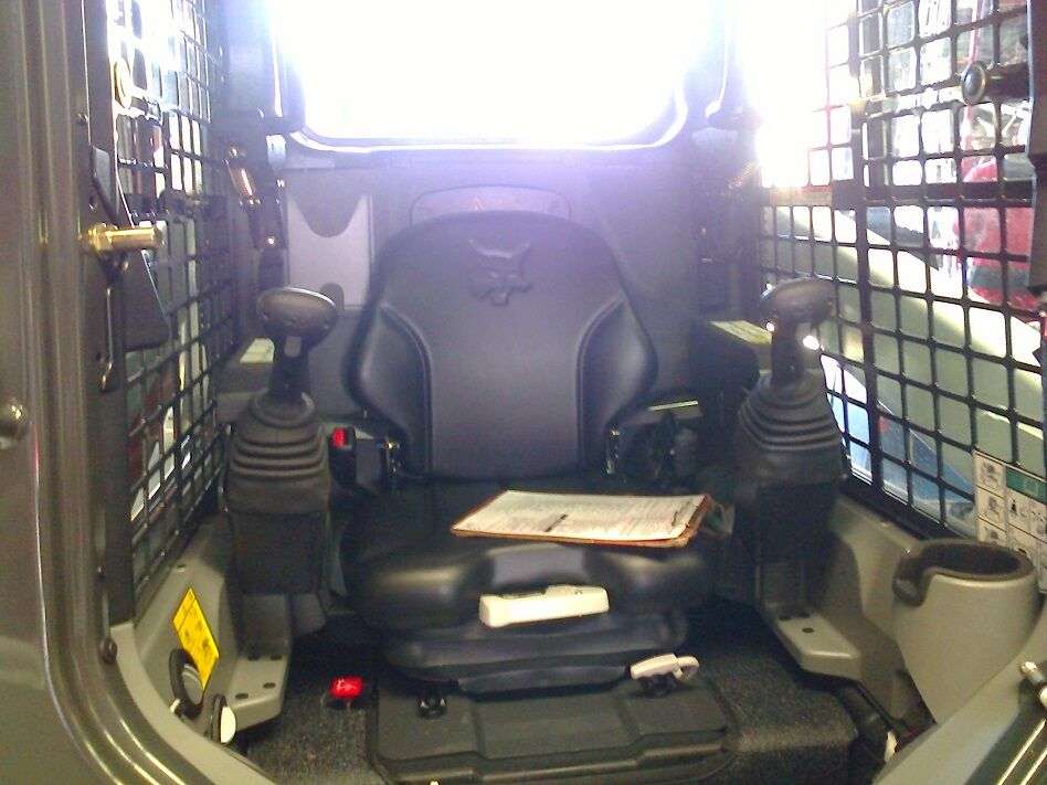 New BOBCAT S630 skid steer - Photo 24