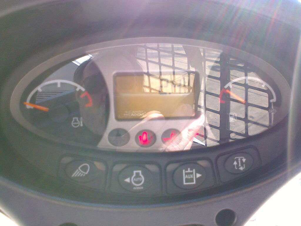 New BOBCAT S630 skid steer - Photo 29