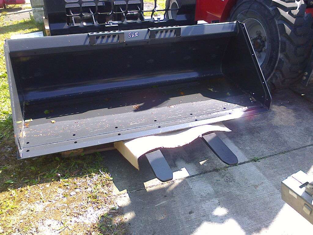 New BOBCAT S630 skid steer - Photo 5