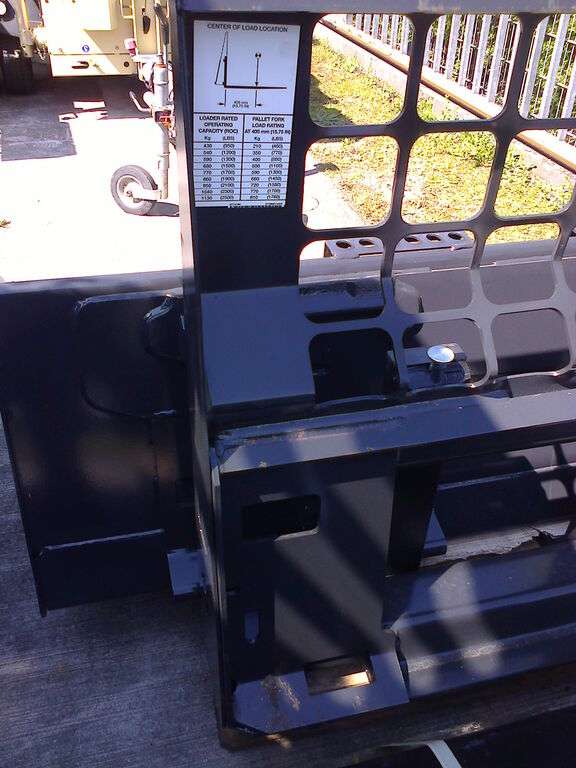 New BOBCAT S630 skid steer - Photo 8