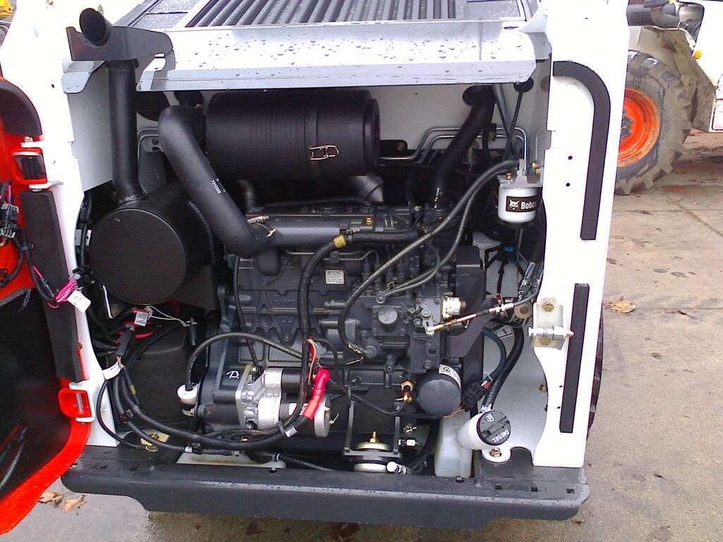 New BOBCAT S450 skid steer - Photo 11