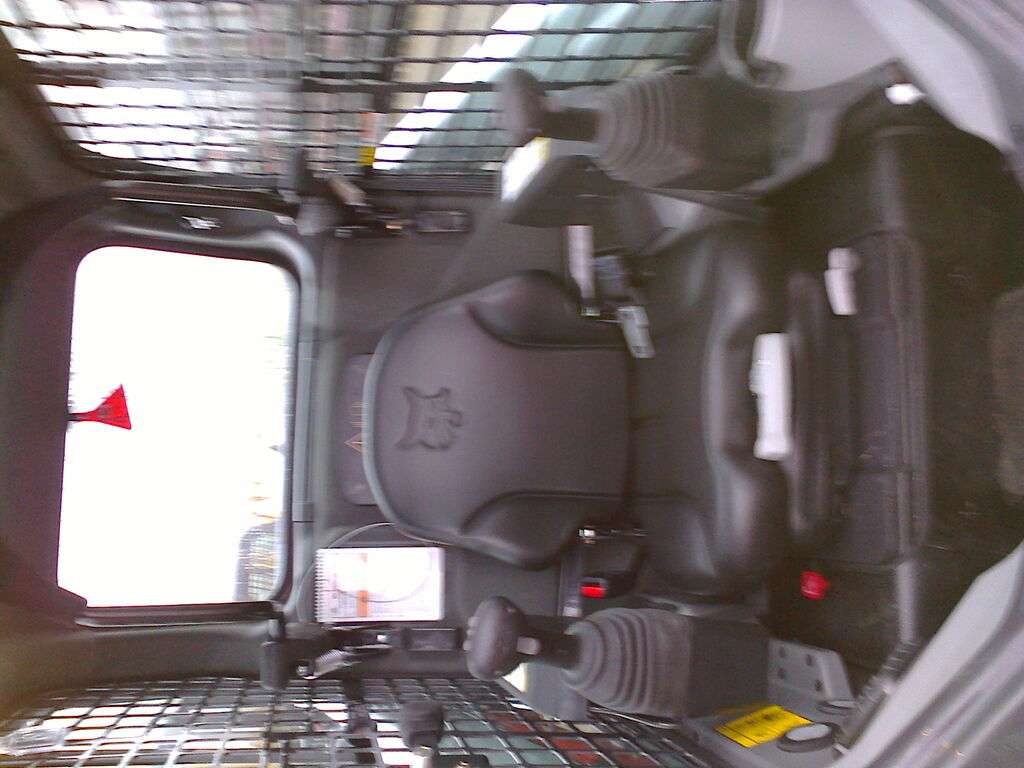 New BOBCAT S450 skid steer - Photo 14