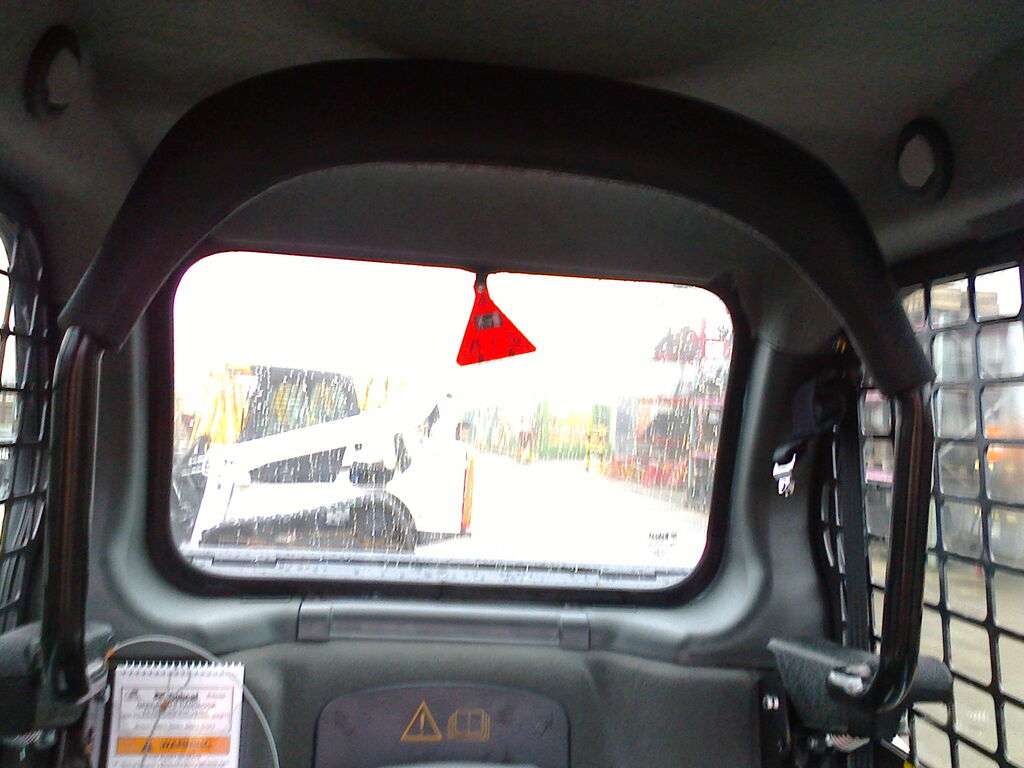 New BOBCAT S450 skid steer - Photo 15