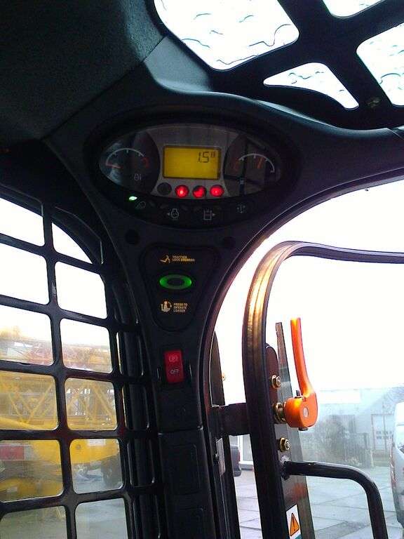 New BOBCAT S450 skid steer - Photo 25