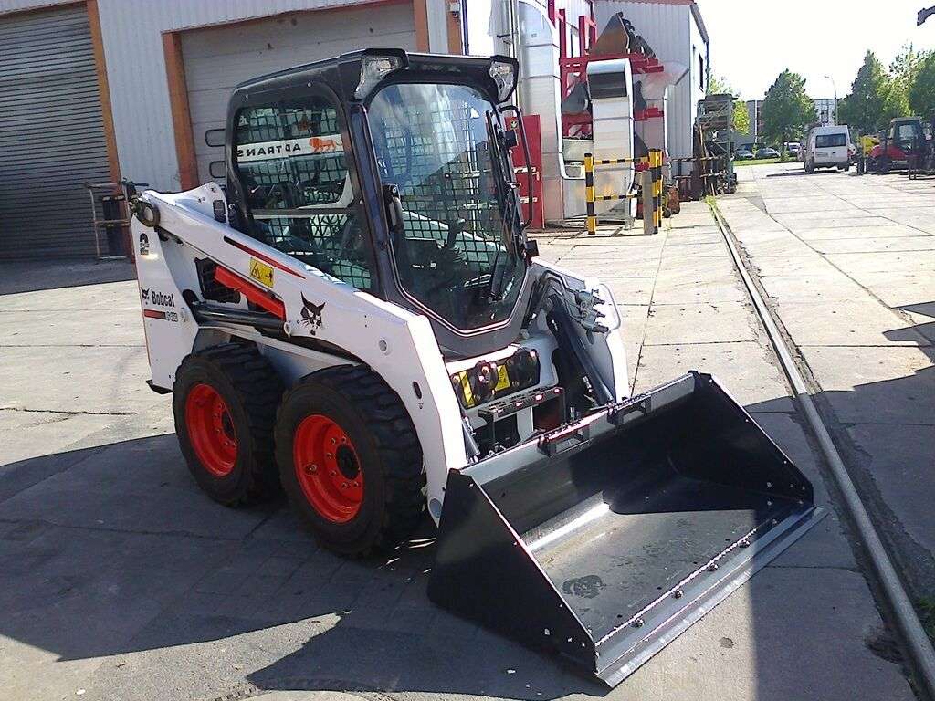 New BOBCAT S450 skid steer - Photo 6