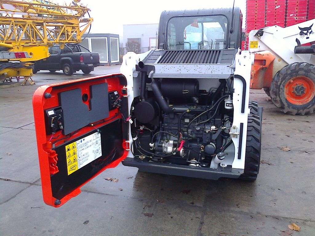New BOBCAT S450 skid steer - Photo 10