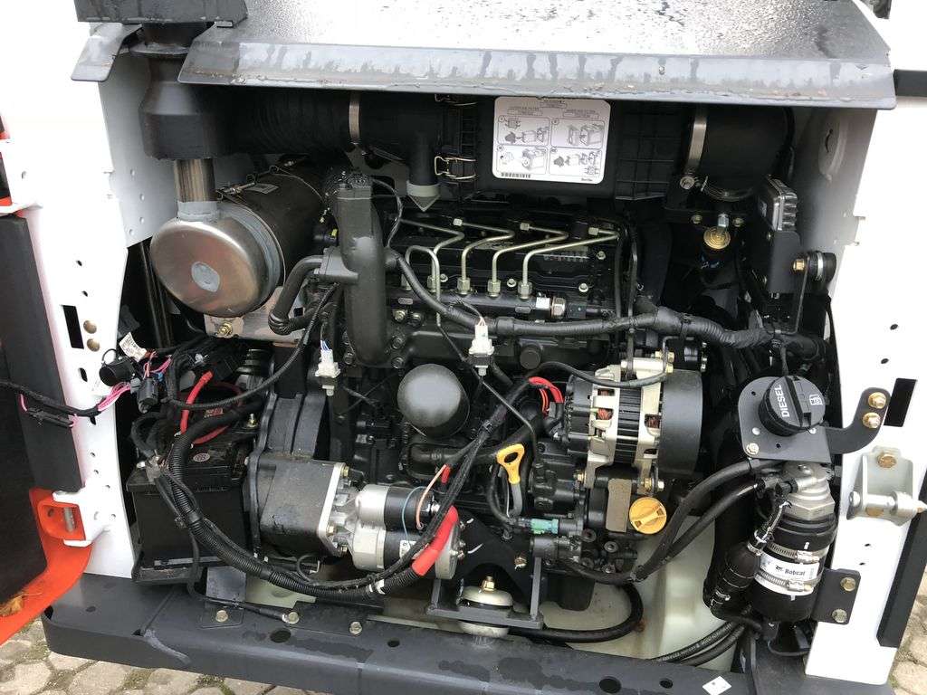 New BOBCAT S 590 skid steer - Photo 16