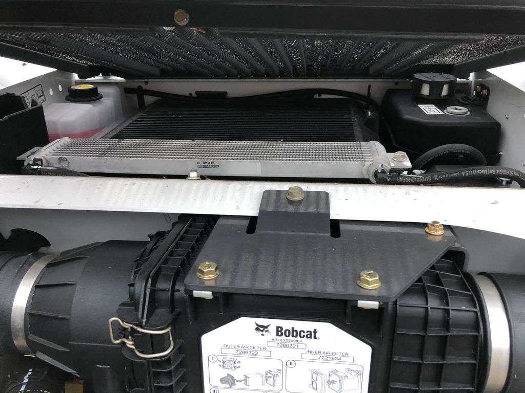 New BOBCAT S 590 skid steer - Photo 17