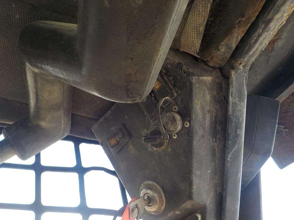 BOBCAT Skidsteer Loader skid steer for sale by auction - Photo 12