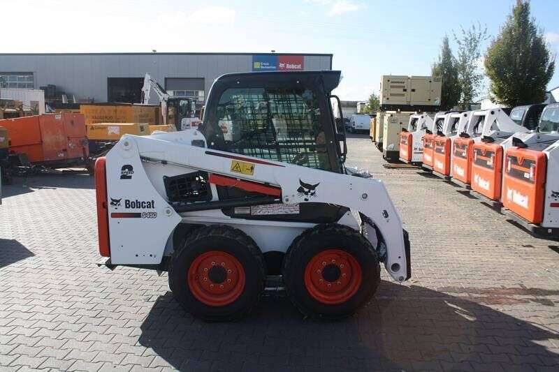 BOBCAT S 450 skid steer - Photo 4