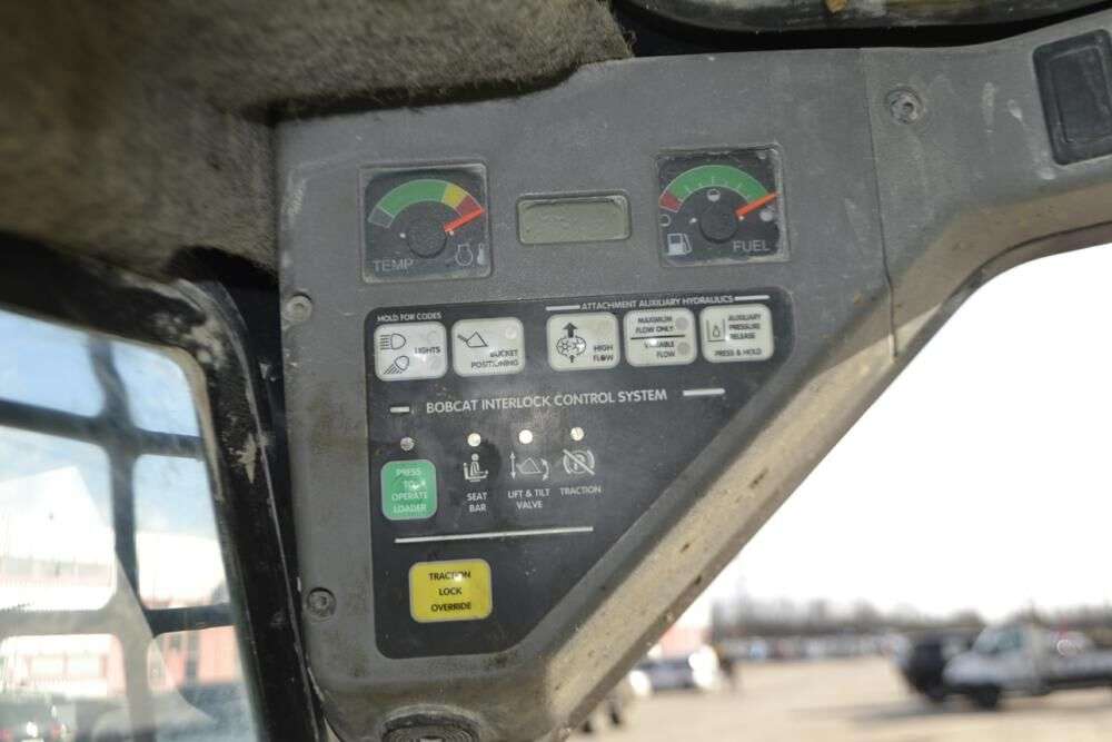BOBCAT S250 skid steer for sale by auction - Photo 15