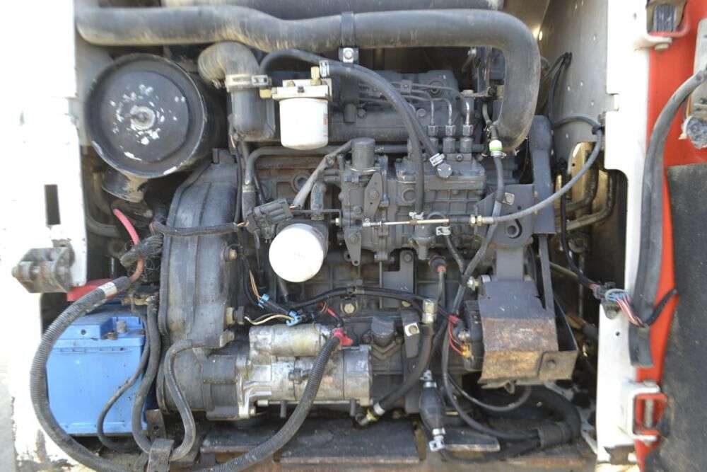 BOBCAT S250 skid steer for sale by auction - Photo 9