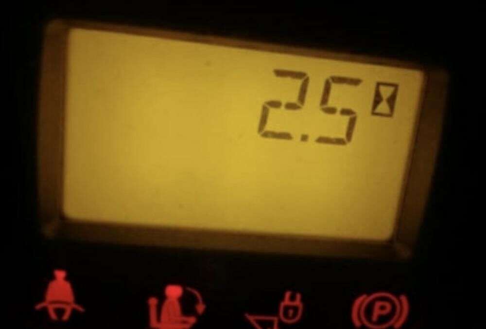 BOBCAT S450 skid steer for sale by auction - Photo 6