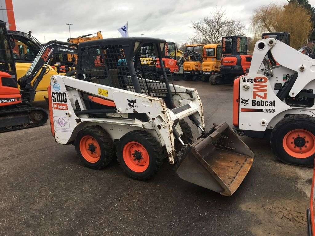 BOBCAT S100 skid steer - Photo 2