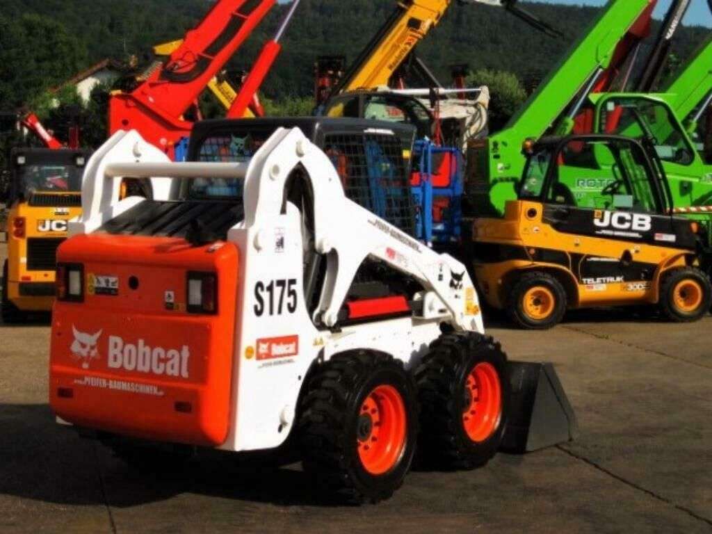 BOBCAT S 175 skid steer - Photo 6