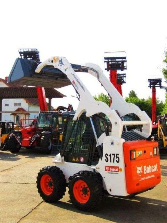 BOBCAT S 175 skid steer - Photo 9