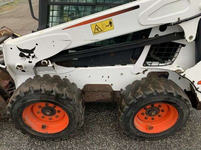 BOBCAT S 590 skid steer - Photo 13
