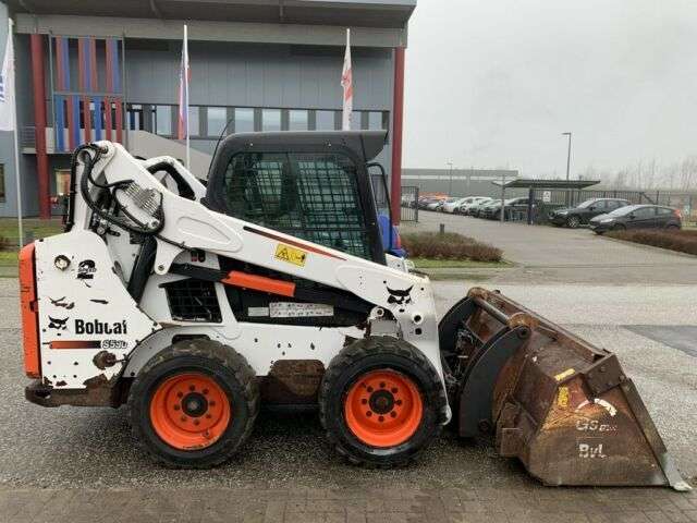 BOBCAT S 590 skid steer - Photo 7