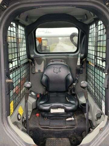 BOBCAT S 590 skid steer - Photo 8