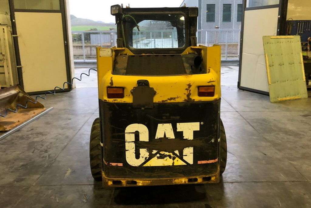 CATERPILLAR 226B skid steer - Photo 2