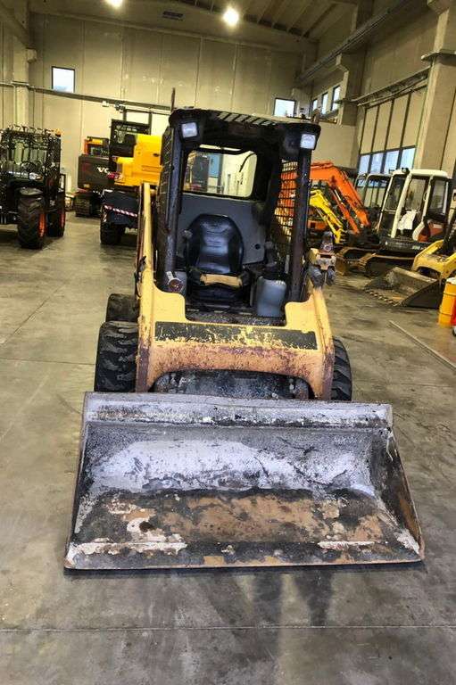 CATERPILLAR 226B skid steer - Photo 7