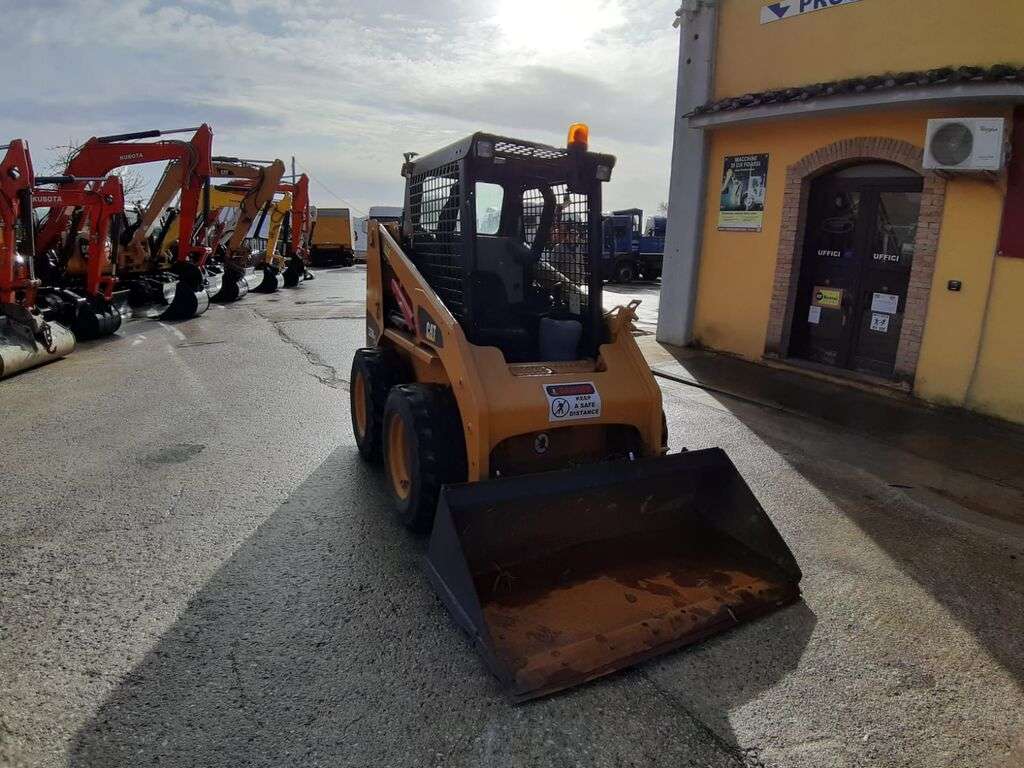 CATERPILLAR 226B3 skid steer