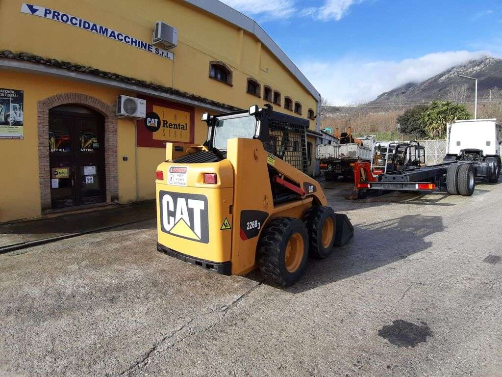 CATERPILLAR 226B3 skid steer - Photo 21