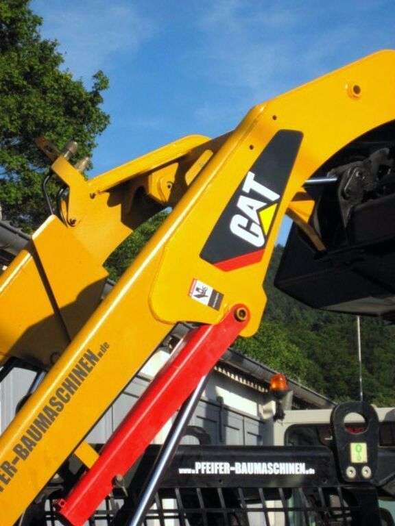 CATERPILLAR 226-B3 skid steer - Photo 11