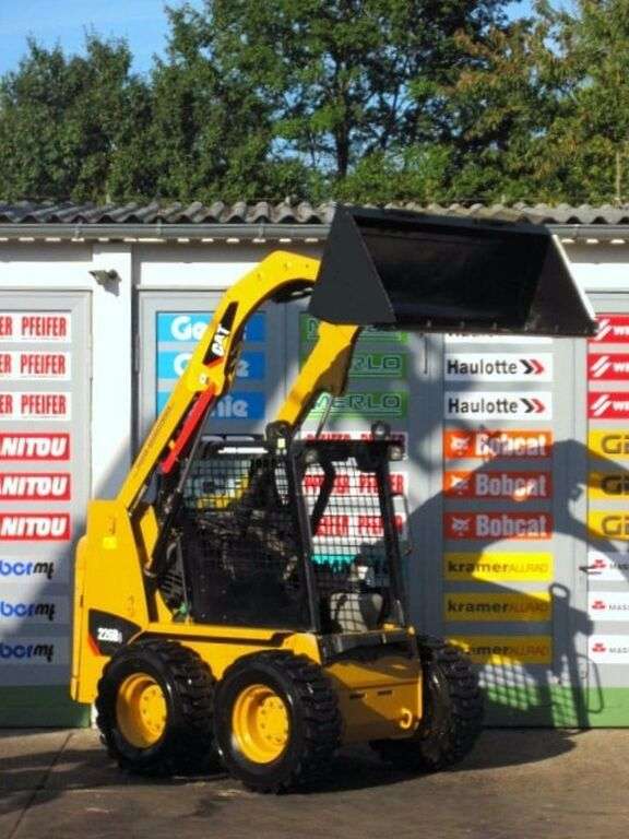 CATERPILLAR 226-B3 skid steer - Photo 7