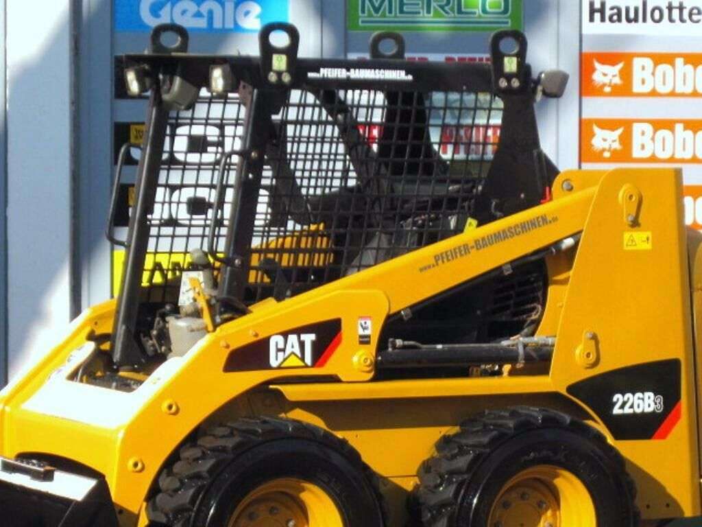 CATERPILLAR 226-B3 skid steer - Photo 8