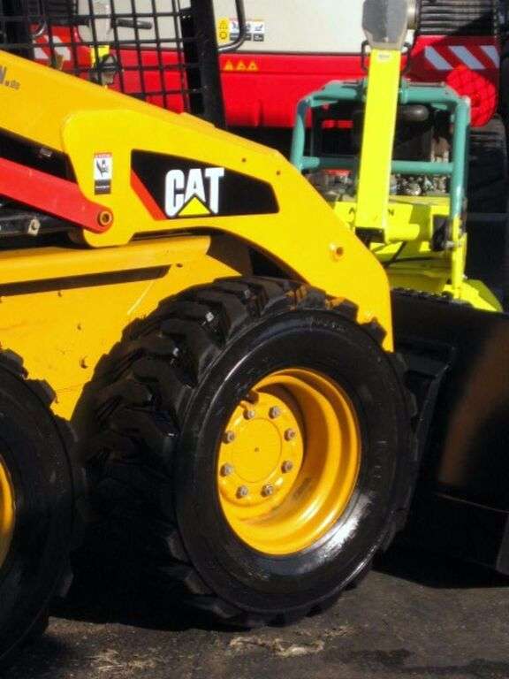 CATERPILLAR 226-B3 skid steer - Photo 10