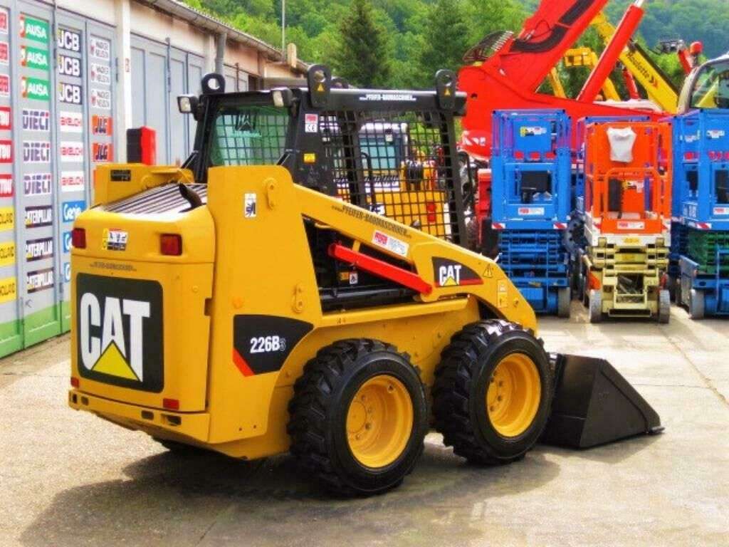 CATERPILLAR 226-B3 Zusatzhydr. vgl. 216 246 skid steer - Photo 6