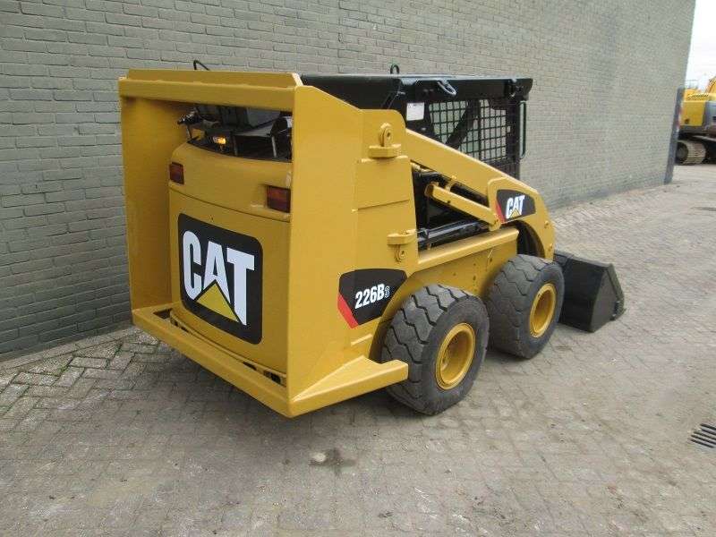 CATERPILLAR 226B skid steer - Photo 3
