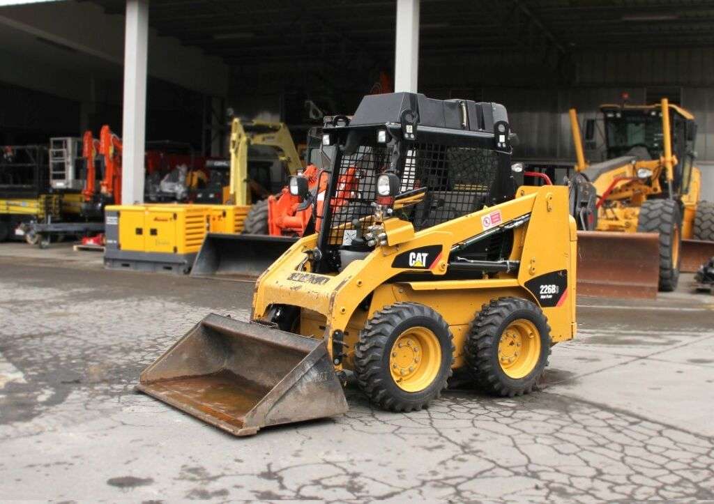CATERPILLAR 226B3 skid steer