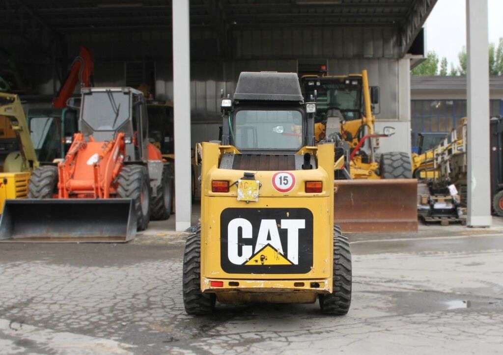 CATERPILLAR 226B3 skid steer - Photo 12